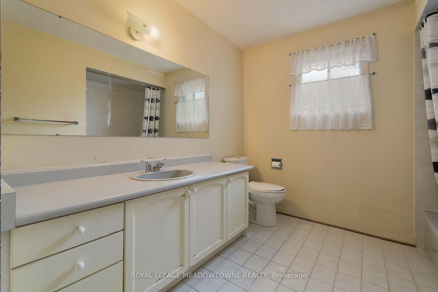 Photo 24 of 18 Blue Bonnet Drive, Brampton, Fletcher's Creek South — HOMEH