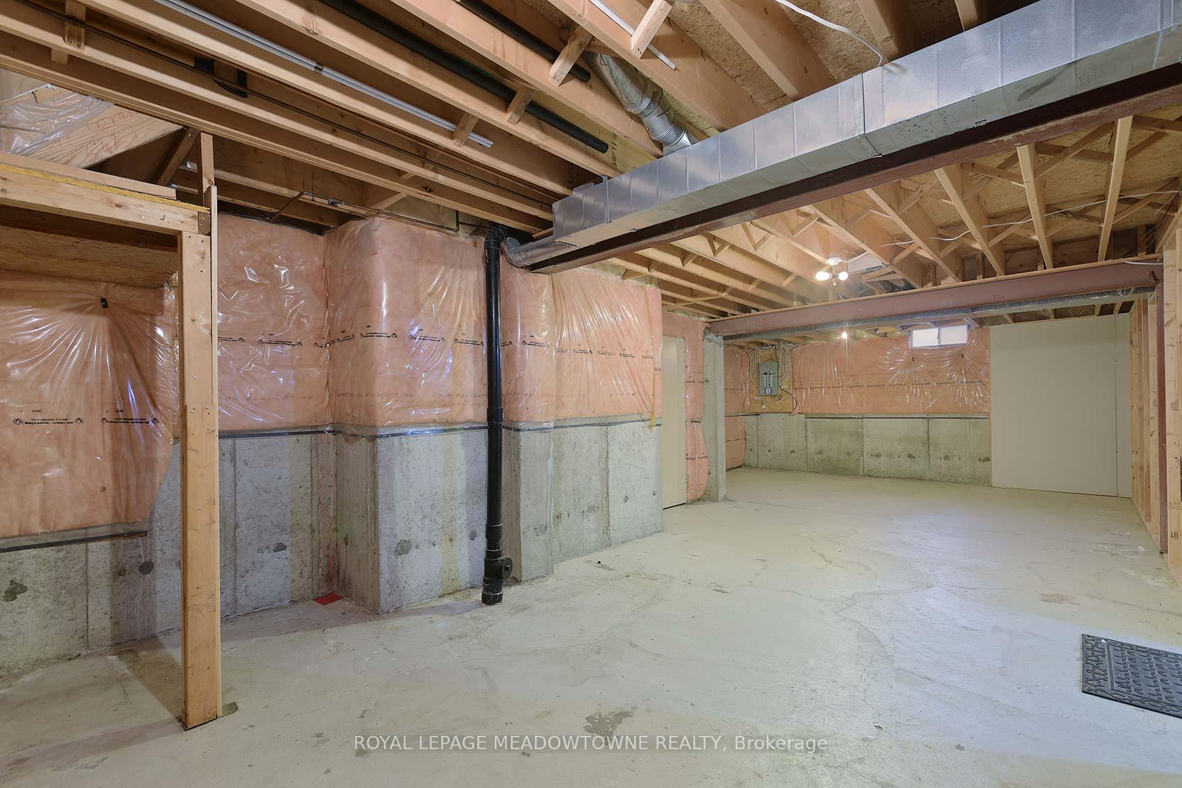 Photo 36 of 18 Blue Bonnet Drive, Brampton, Fletcher's Creek South — HOMEH