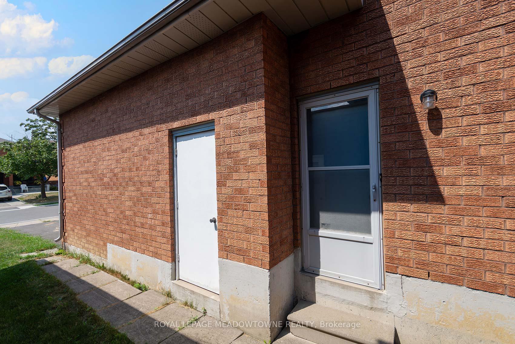 Photo 37 of 18 Blue Bonnet Drive, Brampton, Fletcher's Creek South — HOMEH