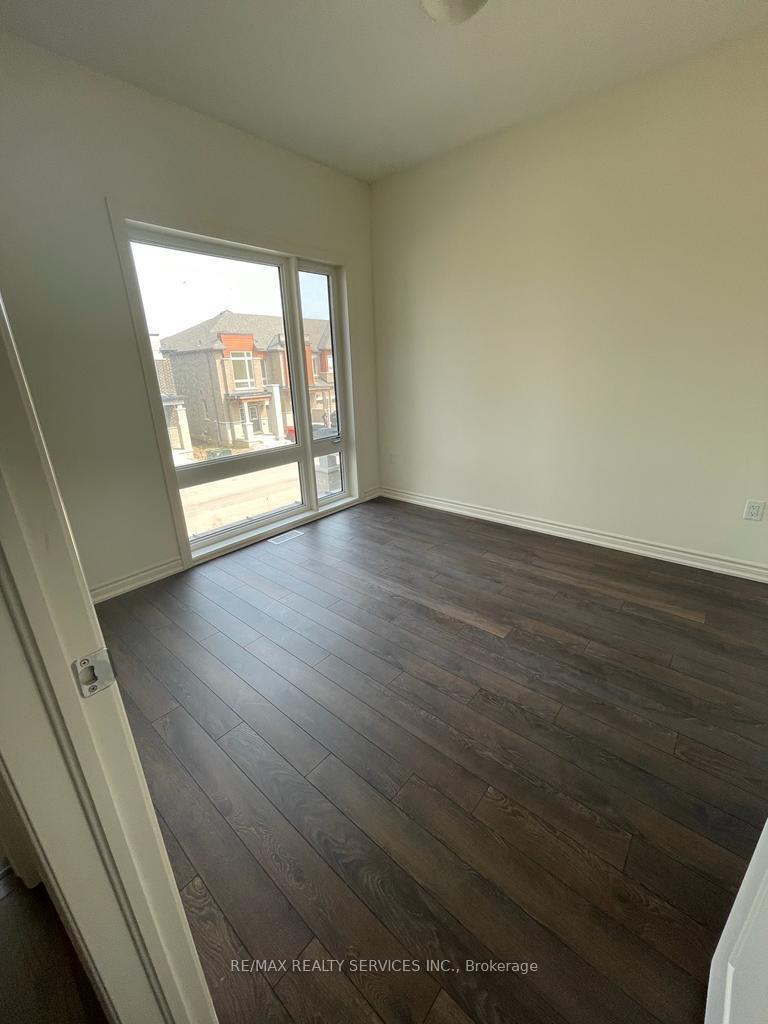 Photo 6 of Unit upper, 142 Adventura Road, Brampton, Northwest Brampton — HOMEH