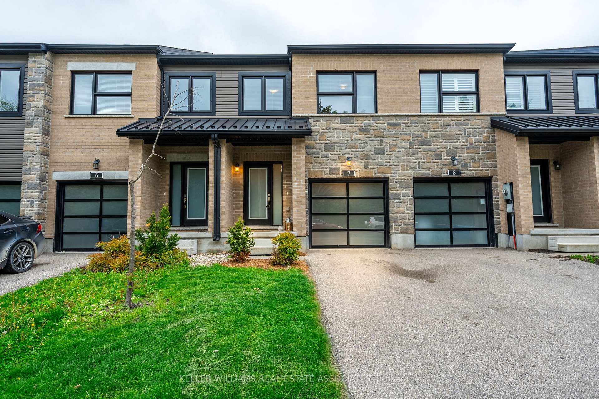 Photo 1 of Unit 7, 10 Vaughan Street, Guelph, Clairfields/Hanlon Business Park — HOMEH
