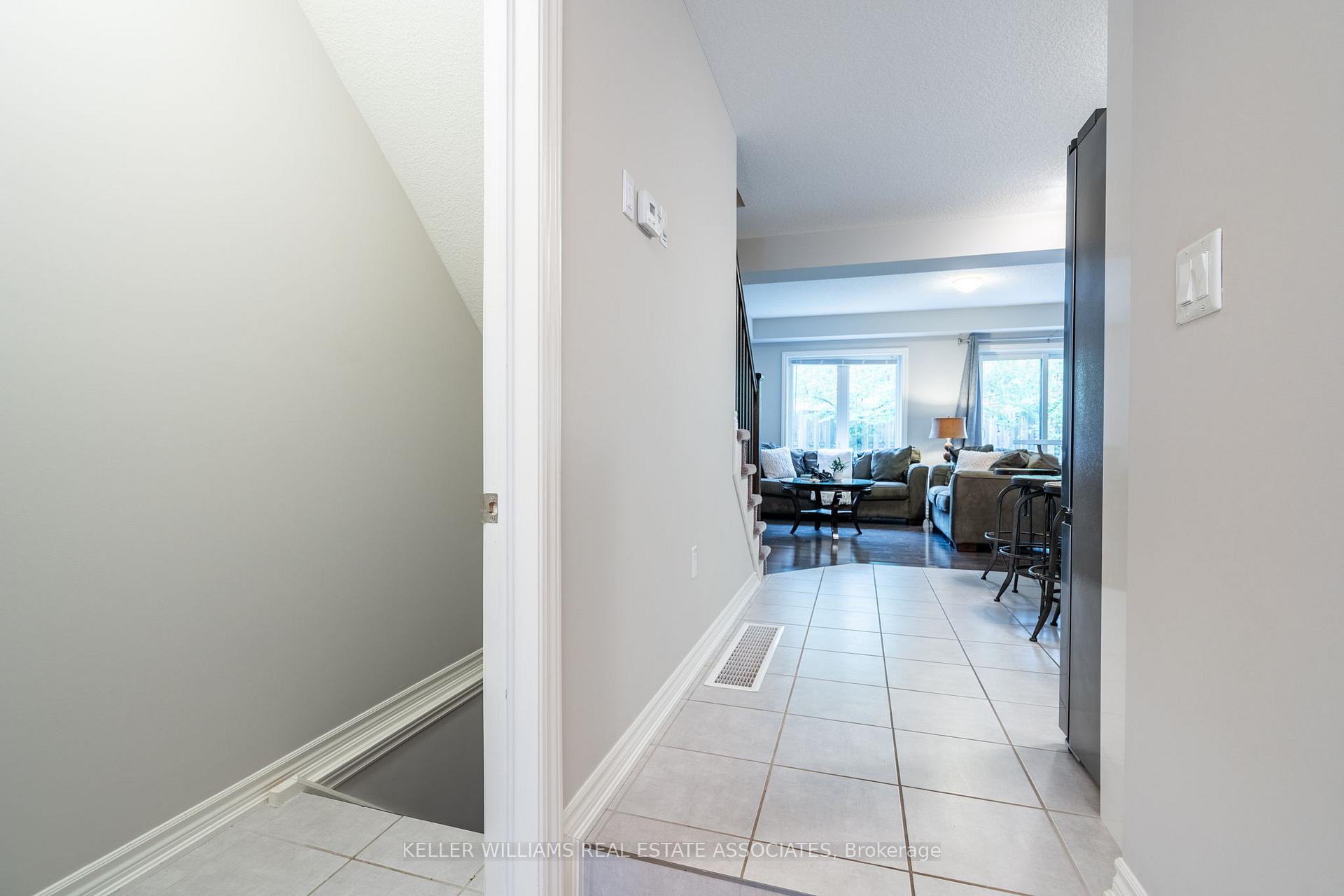 Photo 11 of Unit 7, 10 Vaughan Street, Guelph, Clairfields/Hanlon Business Park — HOMEH