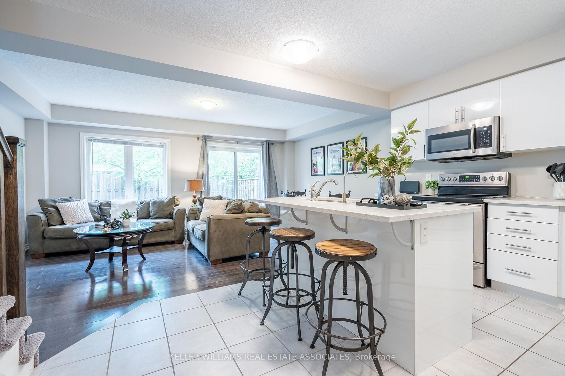 Photo 17 of Unit 7, 10 Vaughan Street, Guelph, Clairfields/Hanlon Business Park — HOMEH