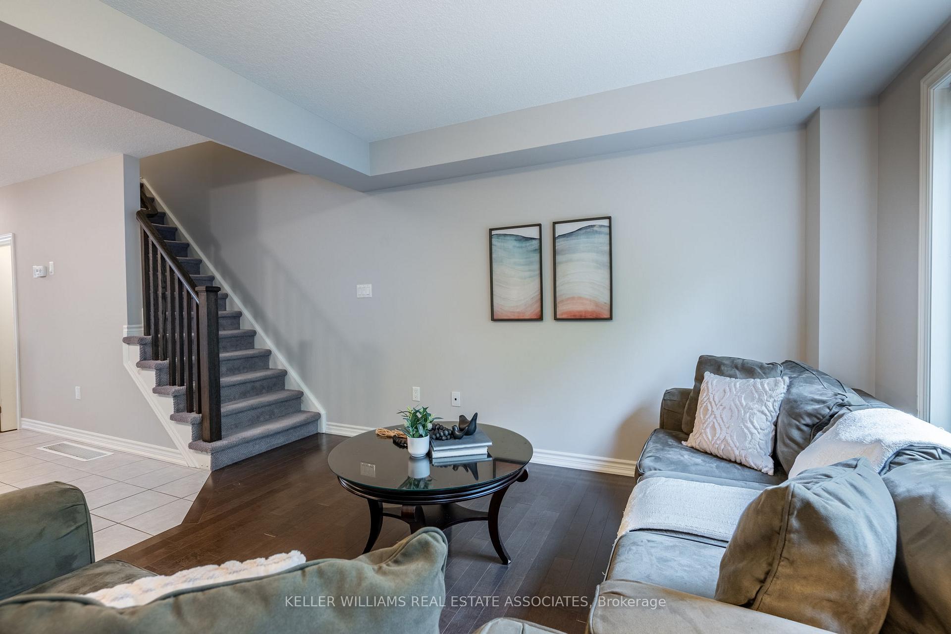 Photo 8 of Unit 7, 10 Vaughan Street, Guelph, Clairfields/Hanlon Business Park — HOMEH