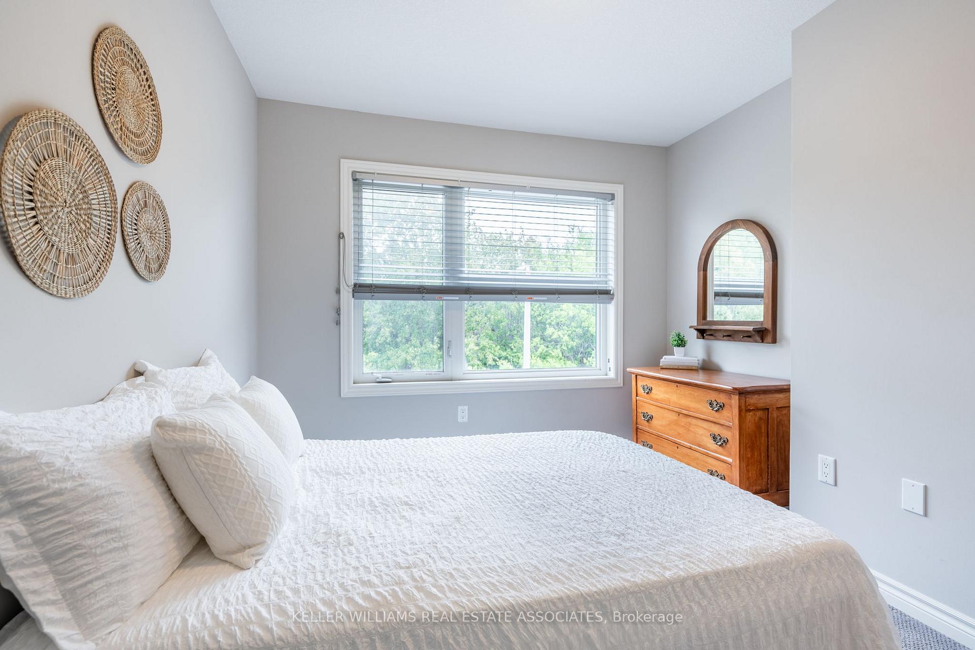 Photo 26 of Unit 7, 10 Vaughan Street, Guelph, Clairfields/Hanlon Business Park — HOMEH