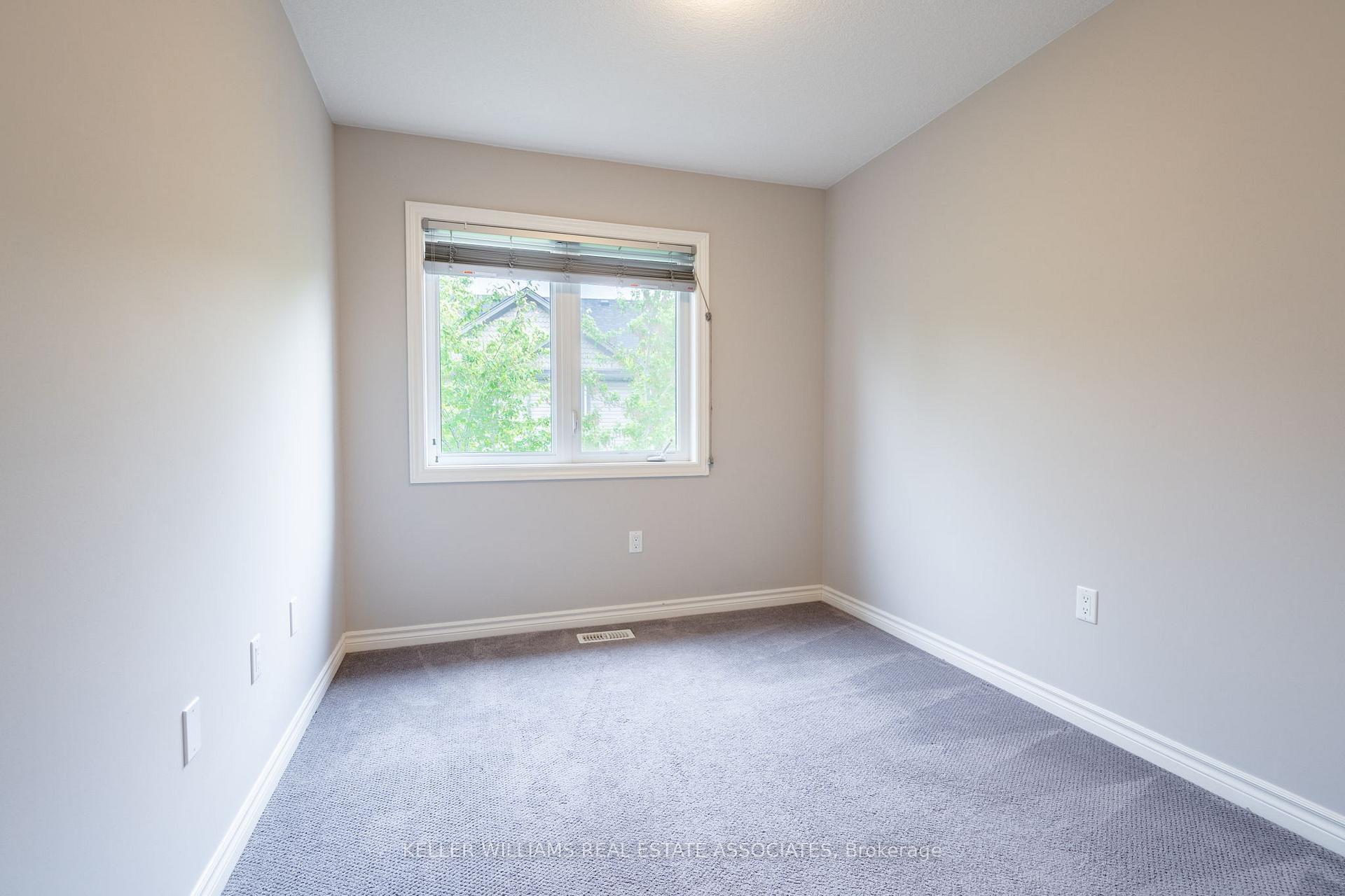 Photo 13 of Unit 7, 10 Vaughan Street, Guelph, Clairfields/Hanlon Business Park — HOMEH