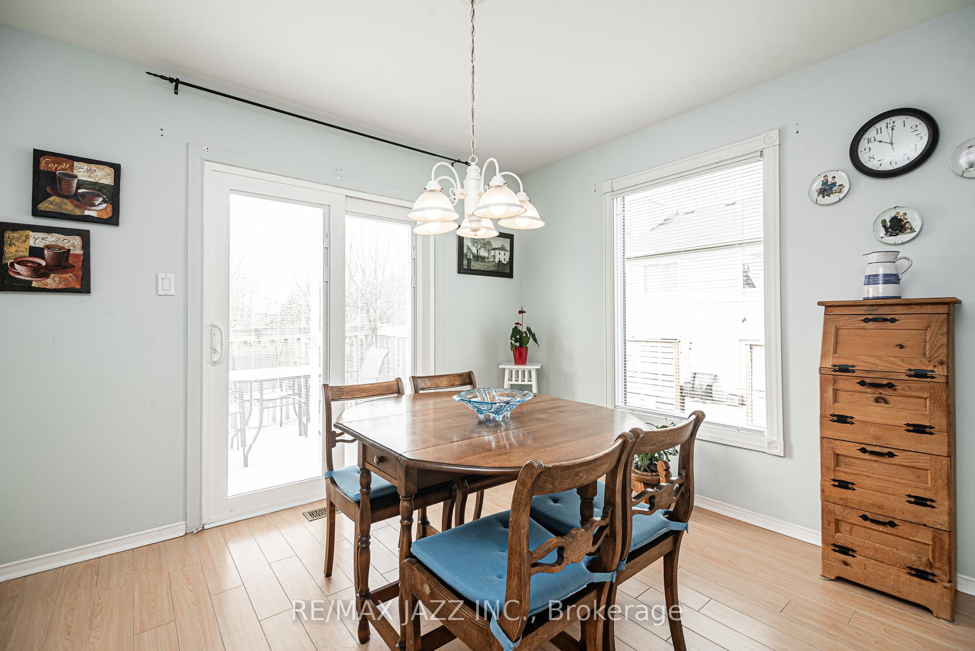Photo 4 of 1030 Ripley Crescent, Oshawa, Pinecrest — HOMEH