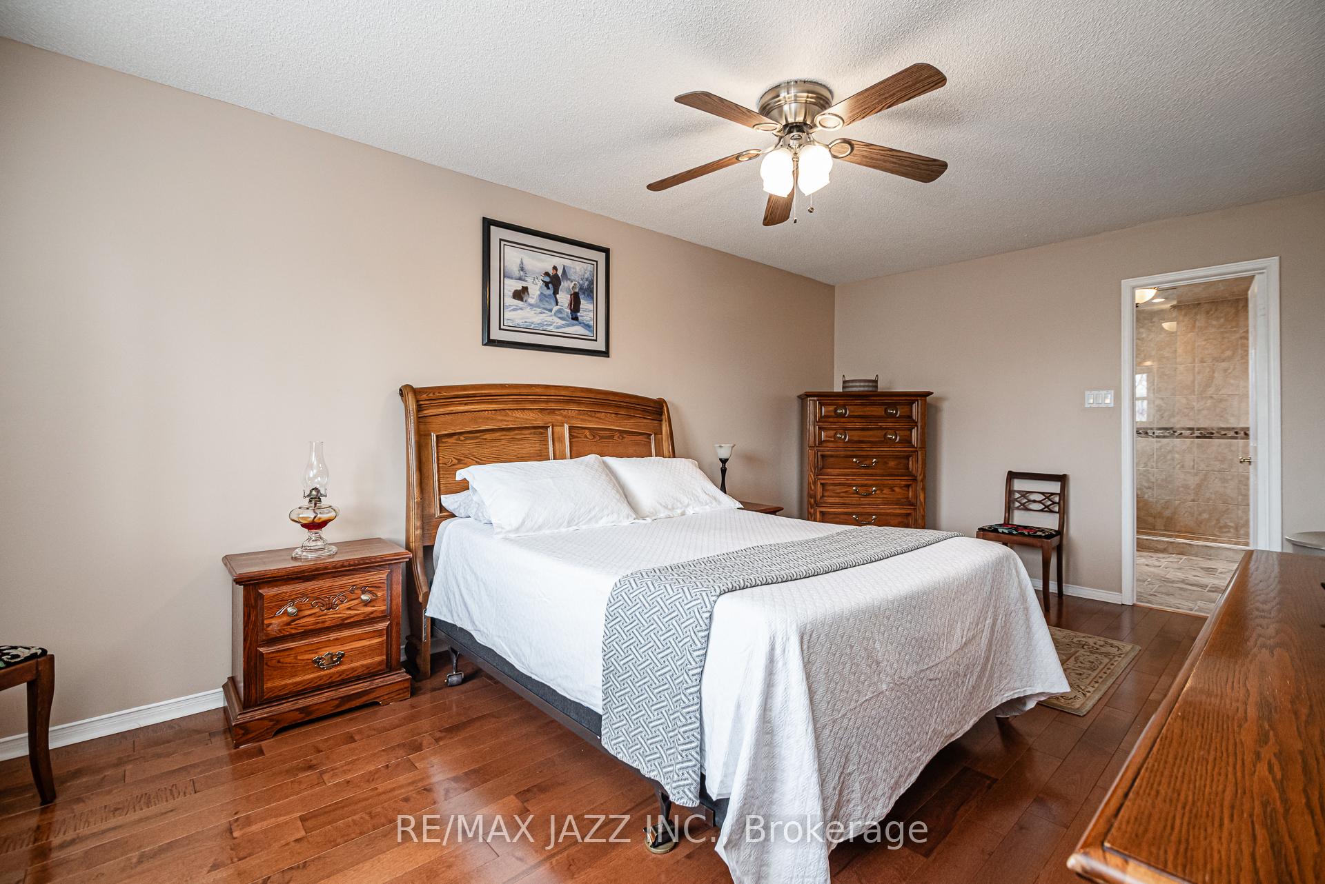 Photo 18 of 1030 Ripley Crescent, Oshawa, Pinecrest — HOMEH
