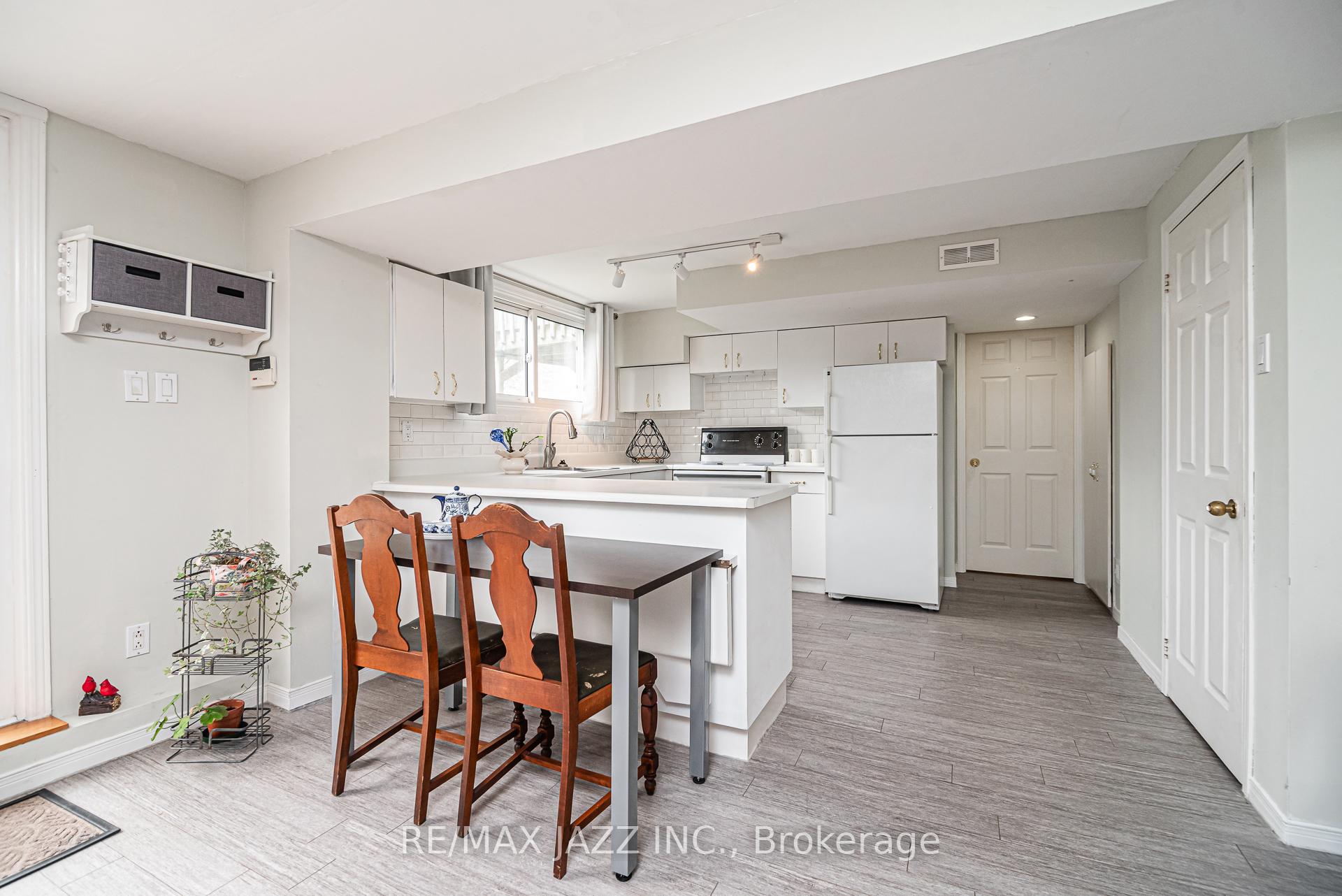 Photo 17 of 1030 Ripley Crescent, Oshawa, Pinecrest — HOMEH