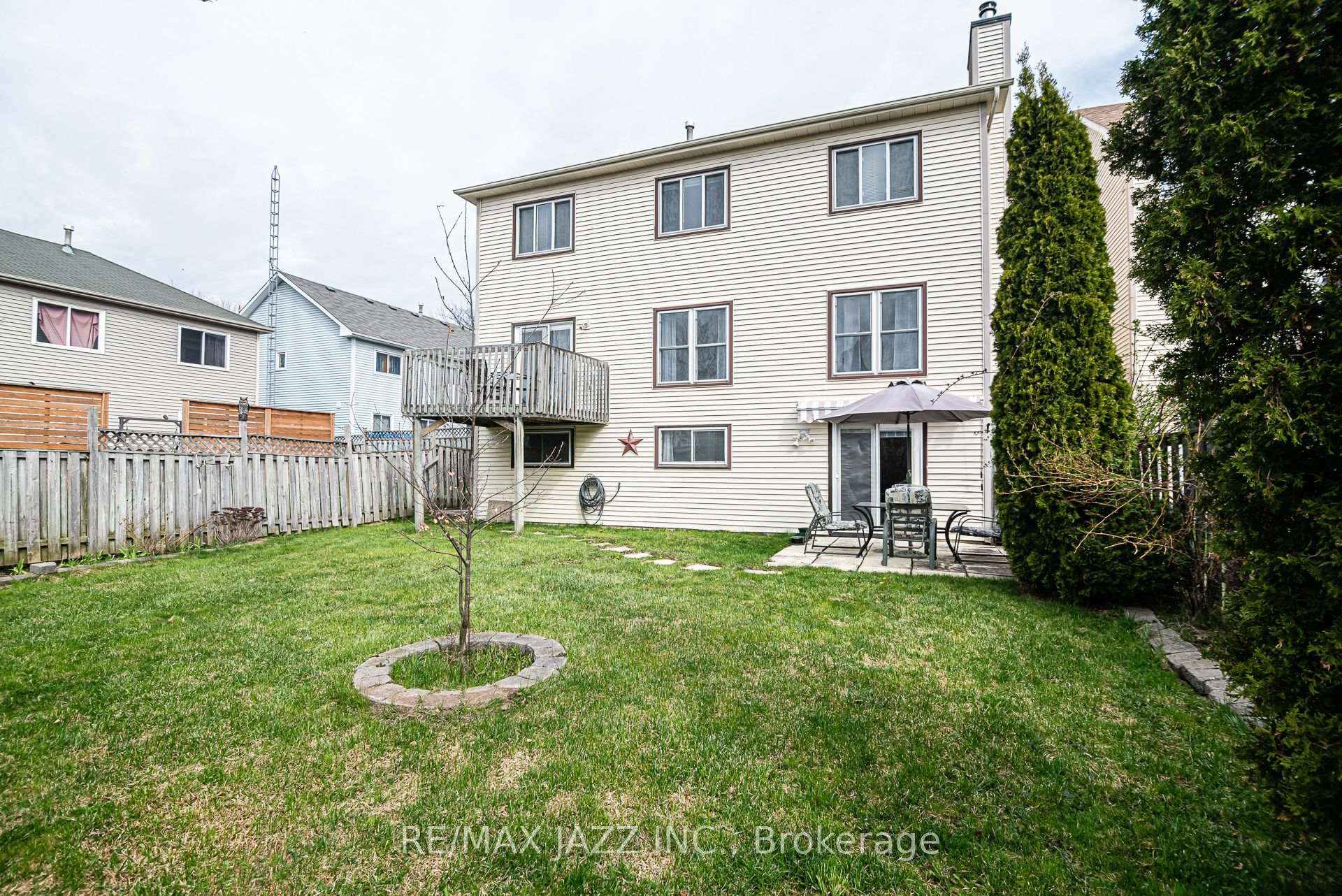 Photo 25 of 1030 Ripley Crescent, Oshawa, Pinecrest — HOMEH