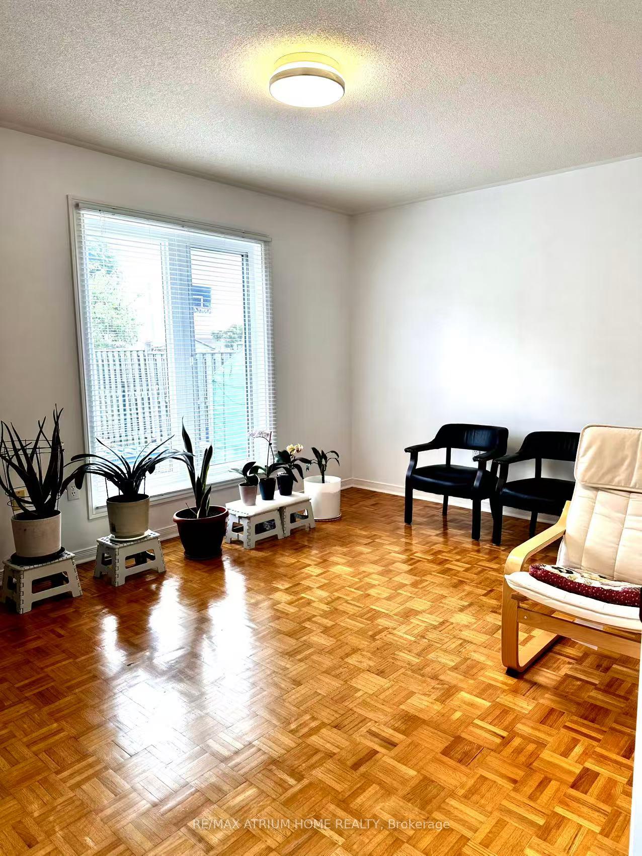 Photo 5 of 183 Hertford Crescent, Markham, Milliken Mills East — HOMEH