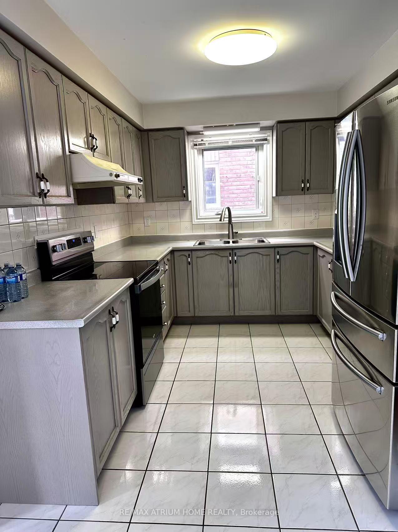 Photo 3 of 183 Hertford Crescent, Markham, Milliken Mills East — HOMEH
