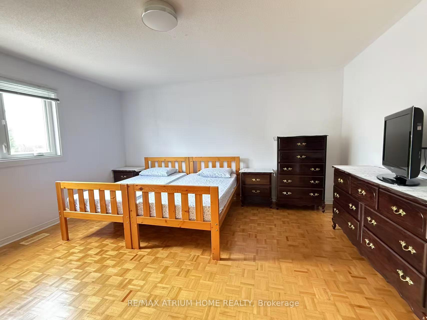 Photo 12 of 183 Hertford Crescent, Markham, Milliken Mills East — HOMEH