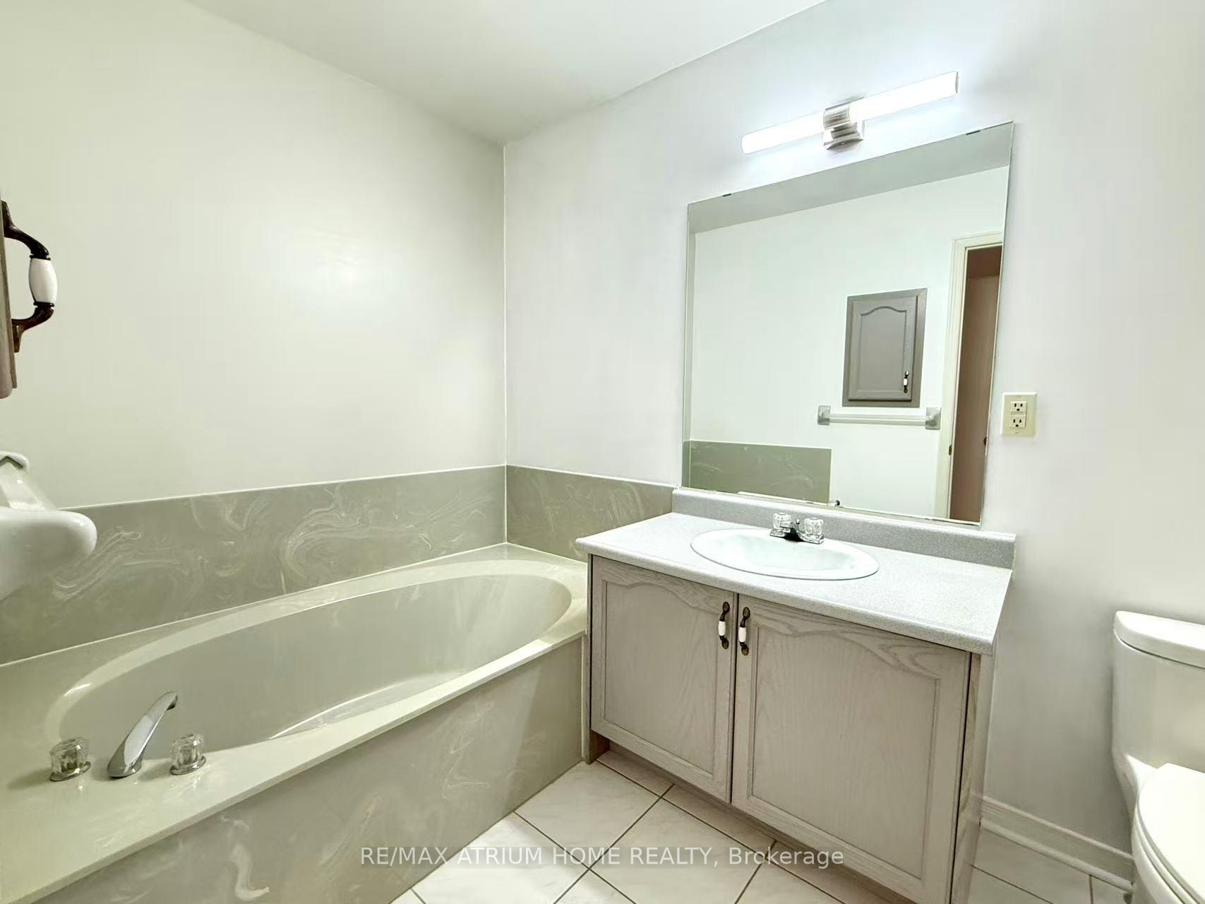 Photo 2 of 183 Hertford Crescent, Markham, Milliken Mills East — HOMEH