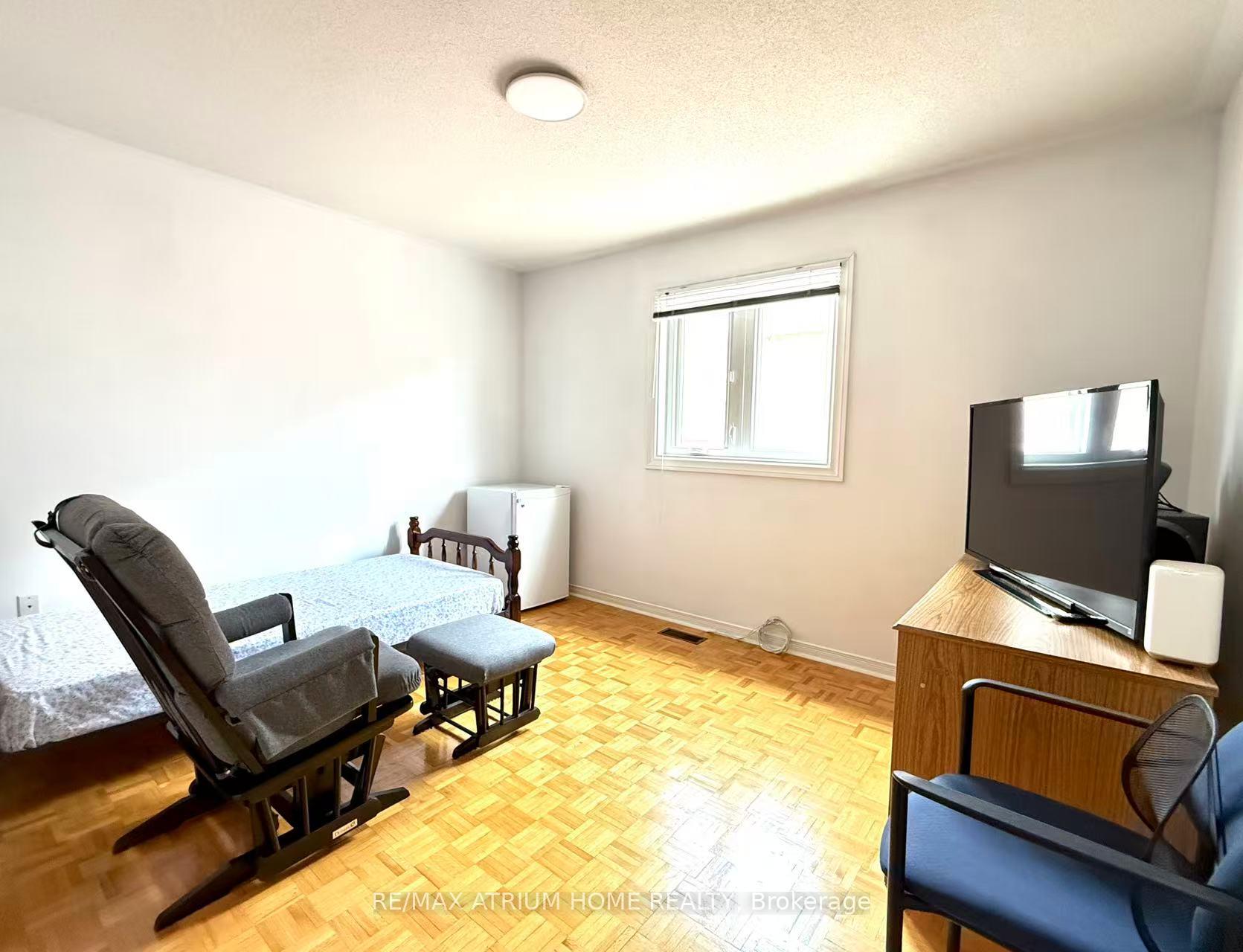 Photo 11 of 183 Hertford Crescent, Markham, Milliken Mills East — HOMEH