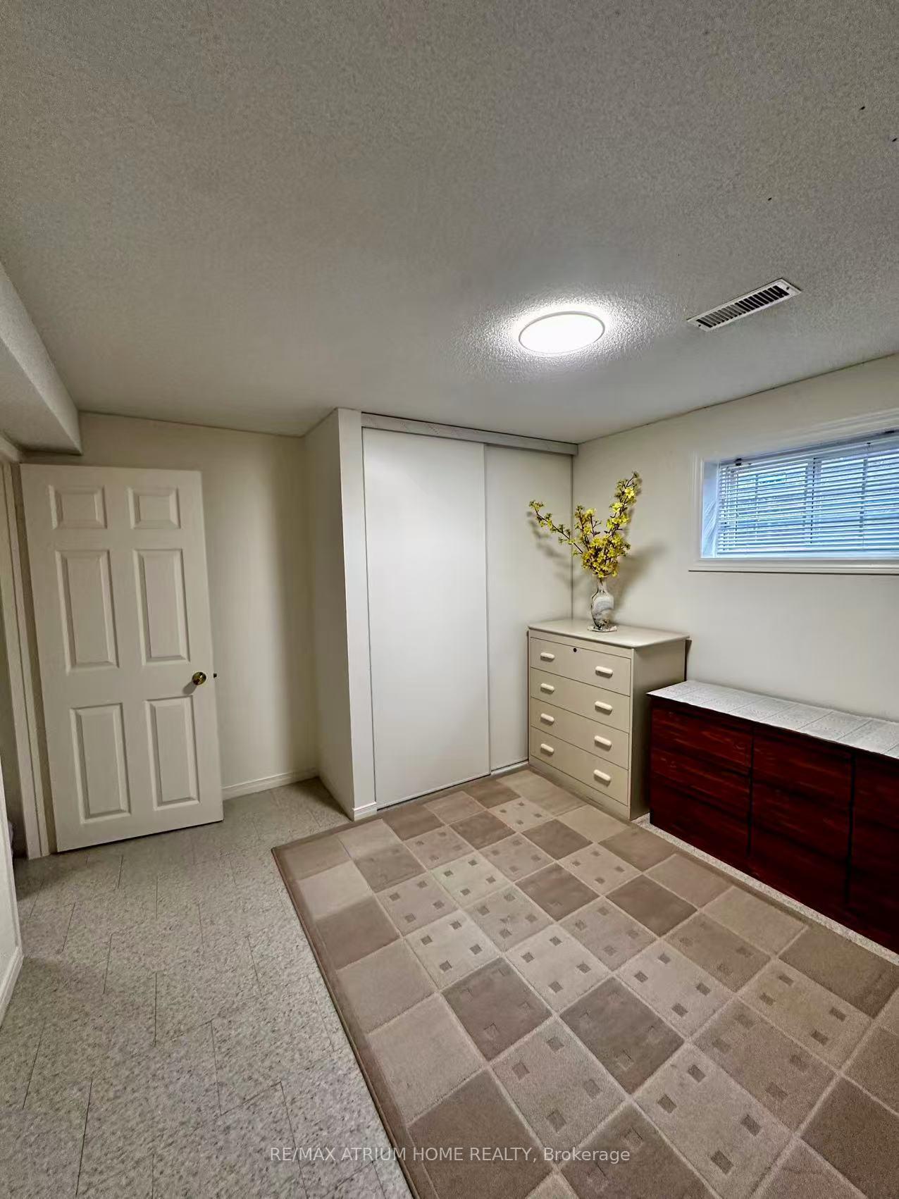 Photo 13 of 183 Hertford Crescent, Markham, Milliken Mills East — HOMEH