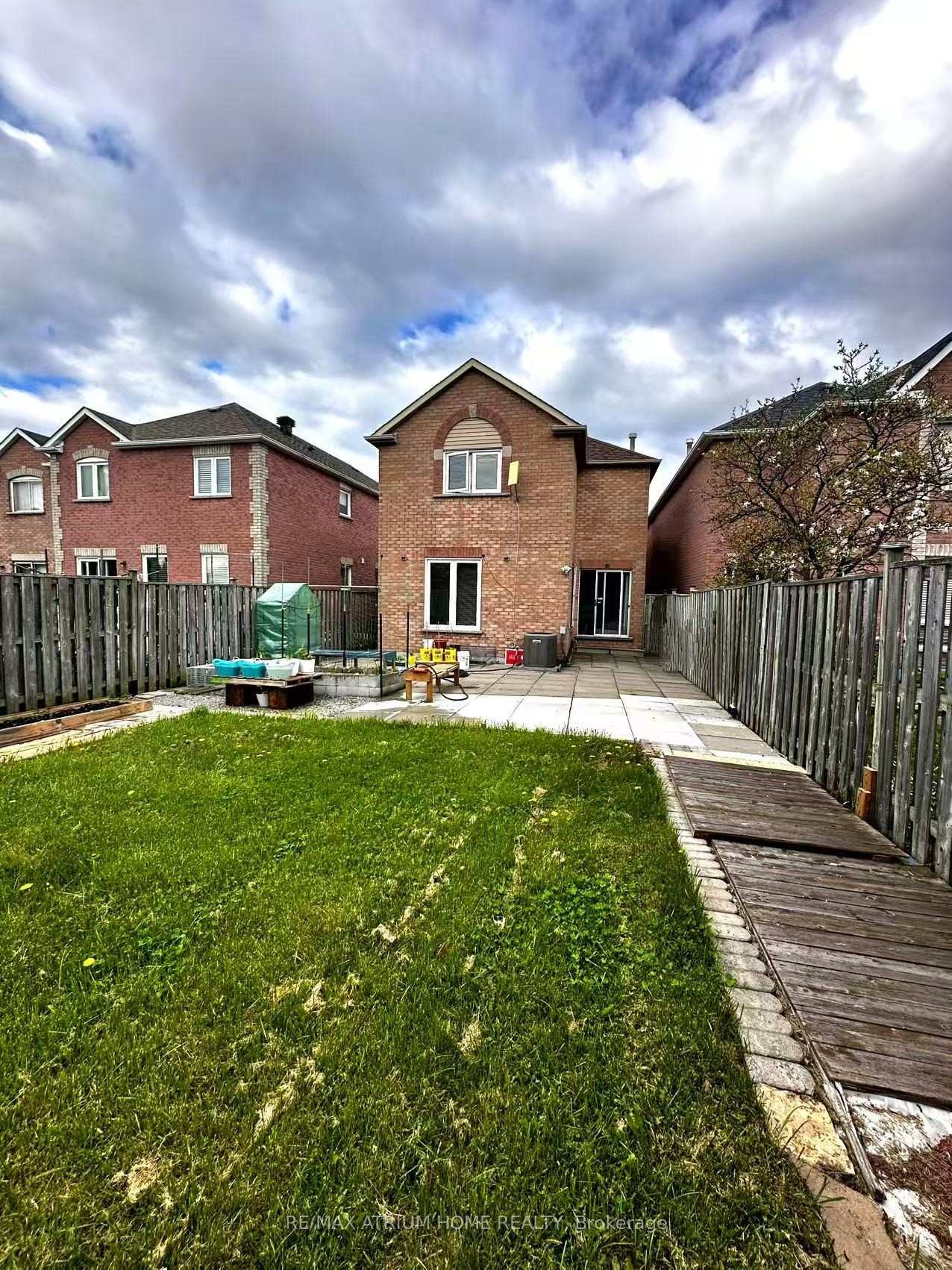 Photo 25 of 183 Hertford Crescent, Markham, Milliken Mills East — HOMEH