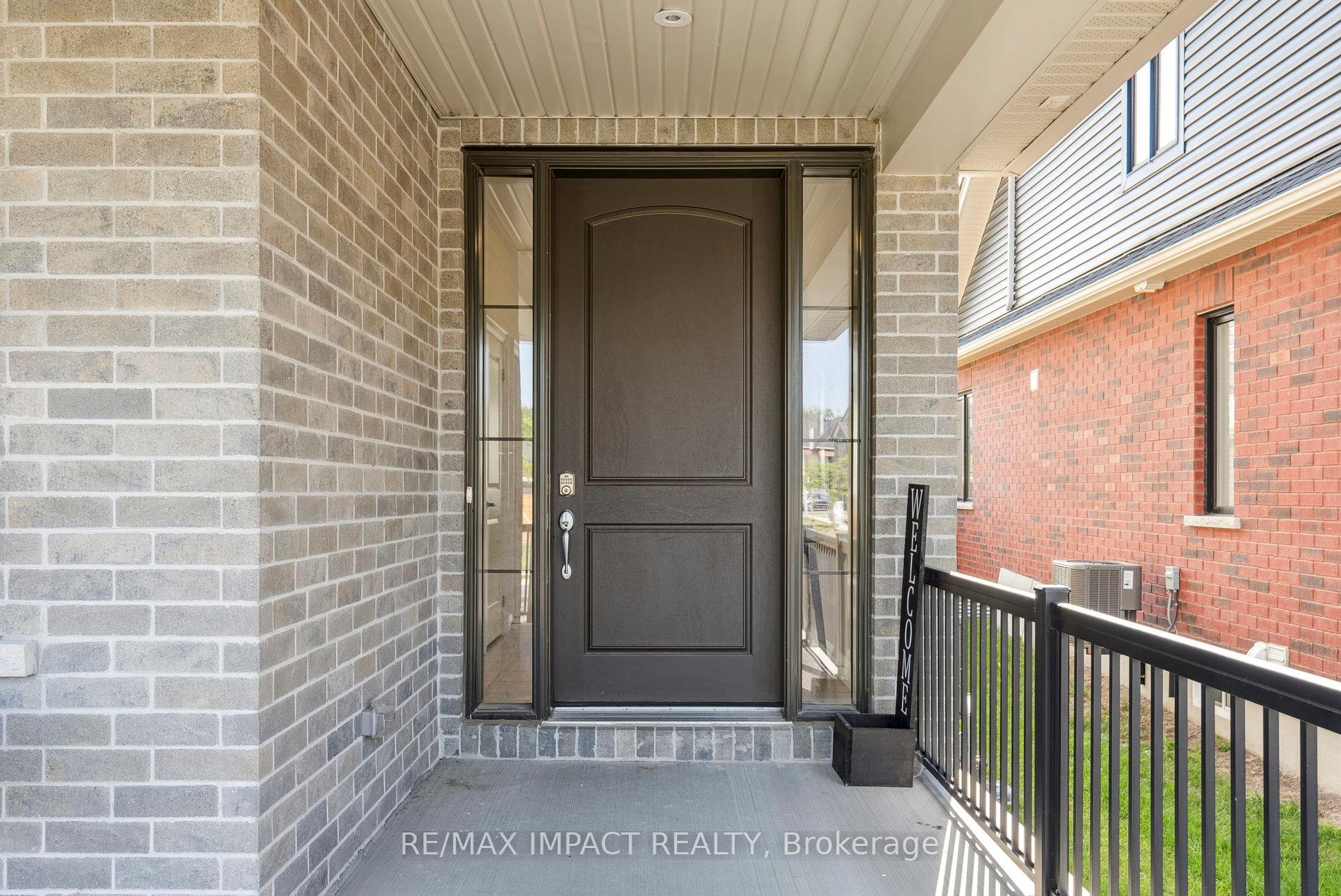 Photo 6 of 14 Higham Place, Clarington, Bowmanville — HOMEH