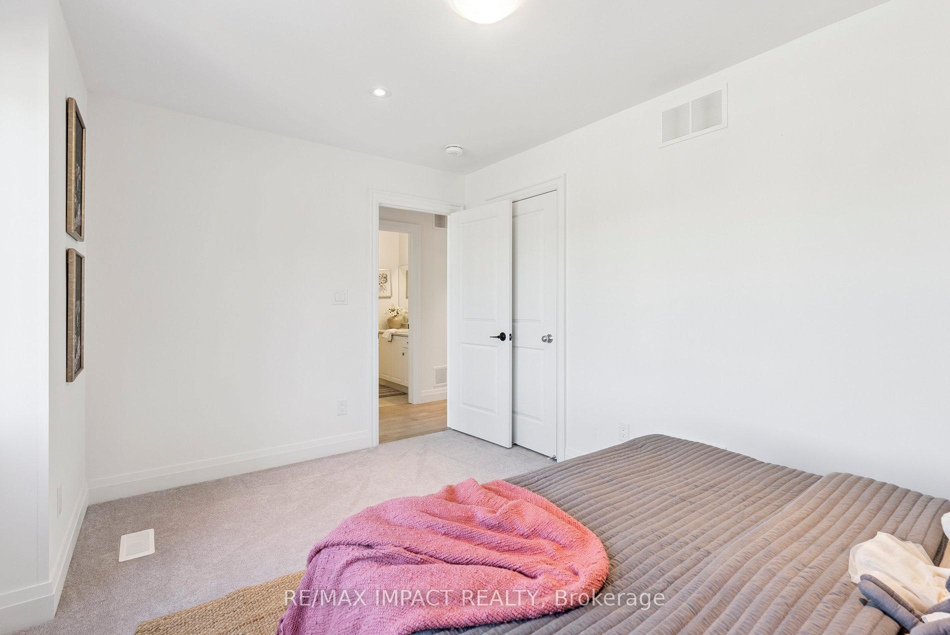 Photo 24 of 14 Higham Place, Clarington, Bowmanville — HOMEH
