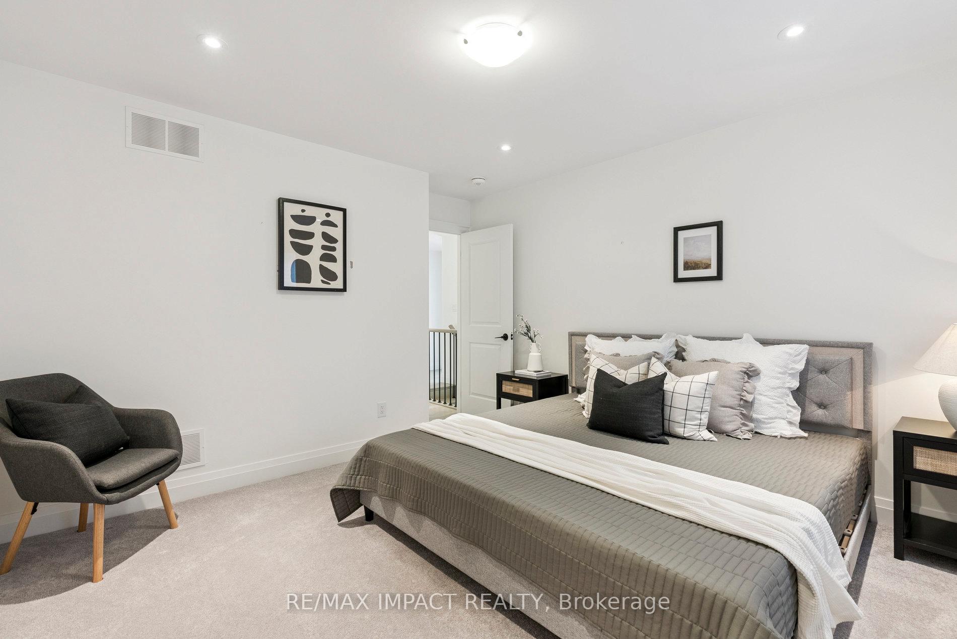 Photo 31 of 14 Higham Place, Clarington, Bowmanville — HOMEH