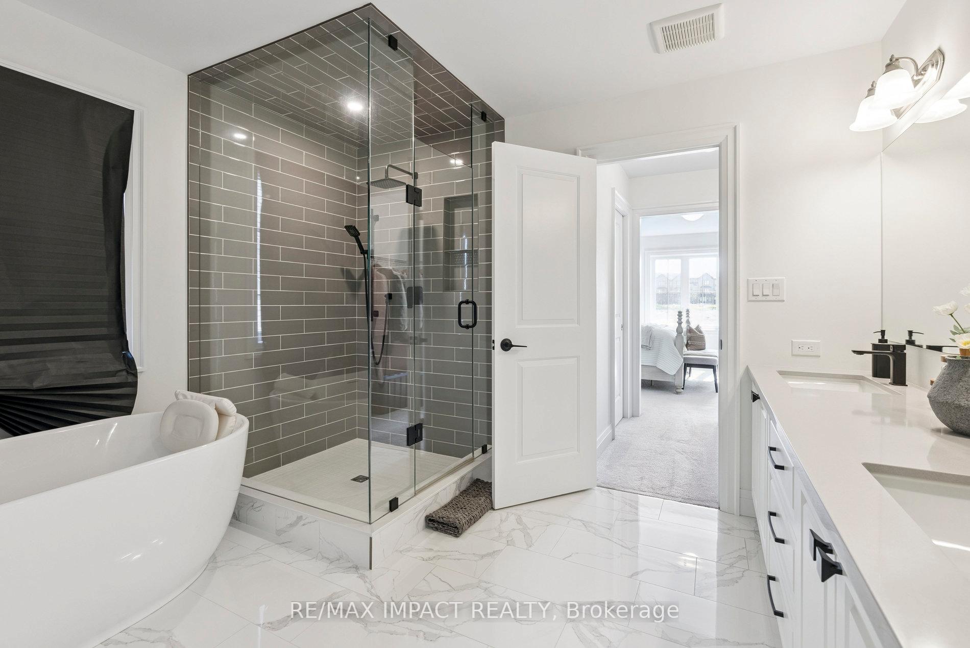 Photo 42 of 14 Higham Place, Clarington, Bowmanville — HOMEH