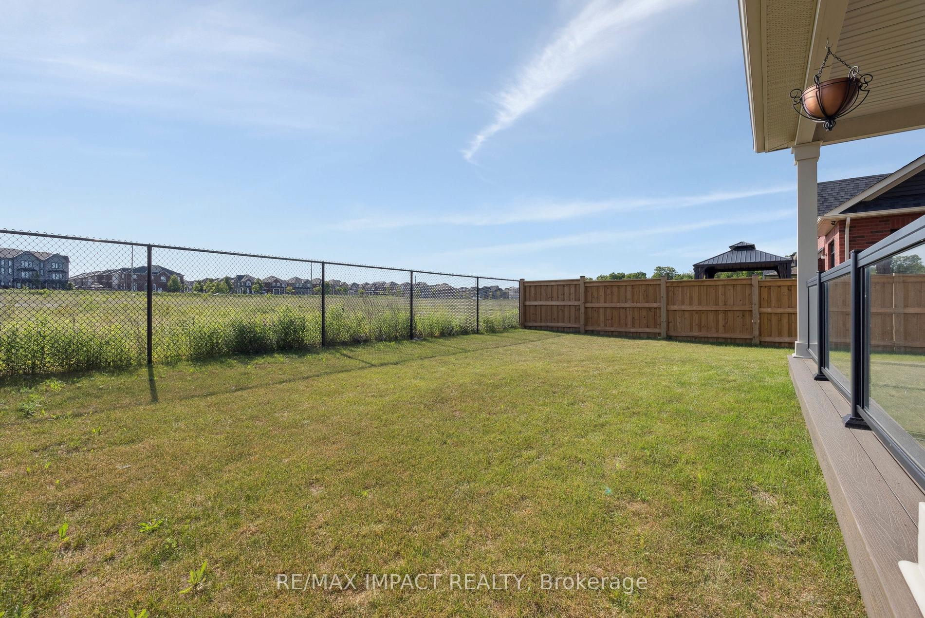 Photo 49 of 14 Higham Place, Clarington, Bowmanville — HOMEH