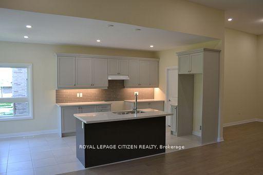 Photo 5 of 32 revol Road, Penetanguishene — HOMEH