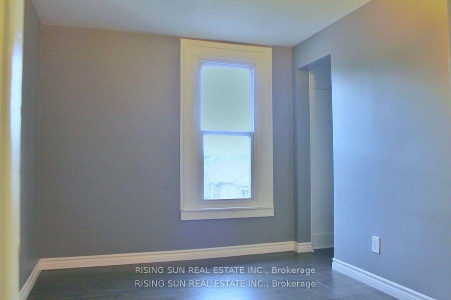 Photo 8 of 1102 Wellington Avenue, Windsor — HOMEH