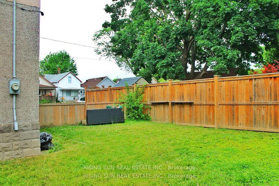 Photo 17 of 1102 Wellington Avenue, Windsor — HOMEH