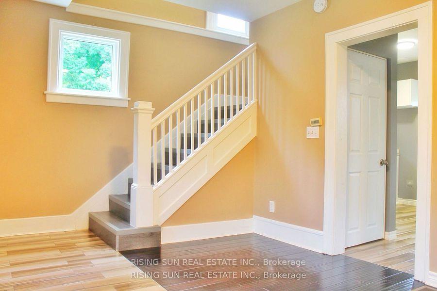 Photo 3 of 1102 Wellington Avenue, Windsor — HOMEH