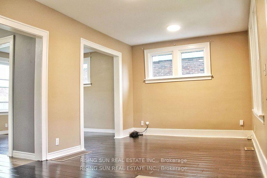 Photo 9 of 1102 Wellington Avenue, Windsor — HOMEH