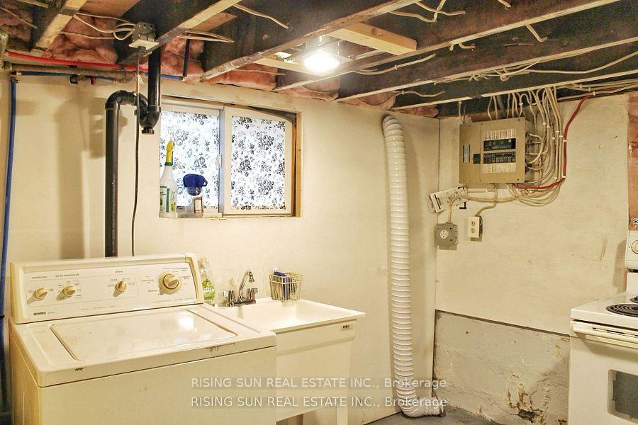Photo 16 of 1102 Wellington Avenue, Windsor — HOMEH