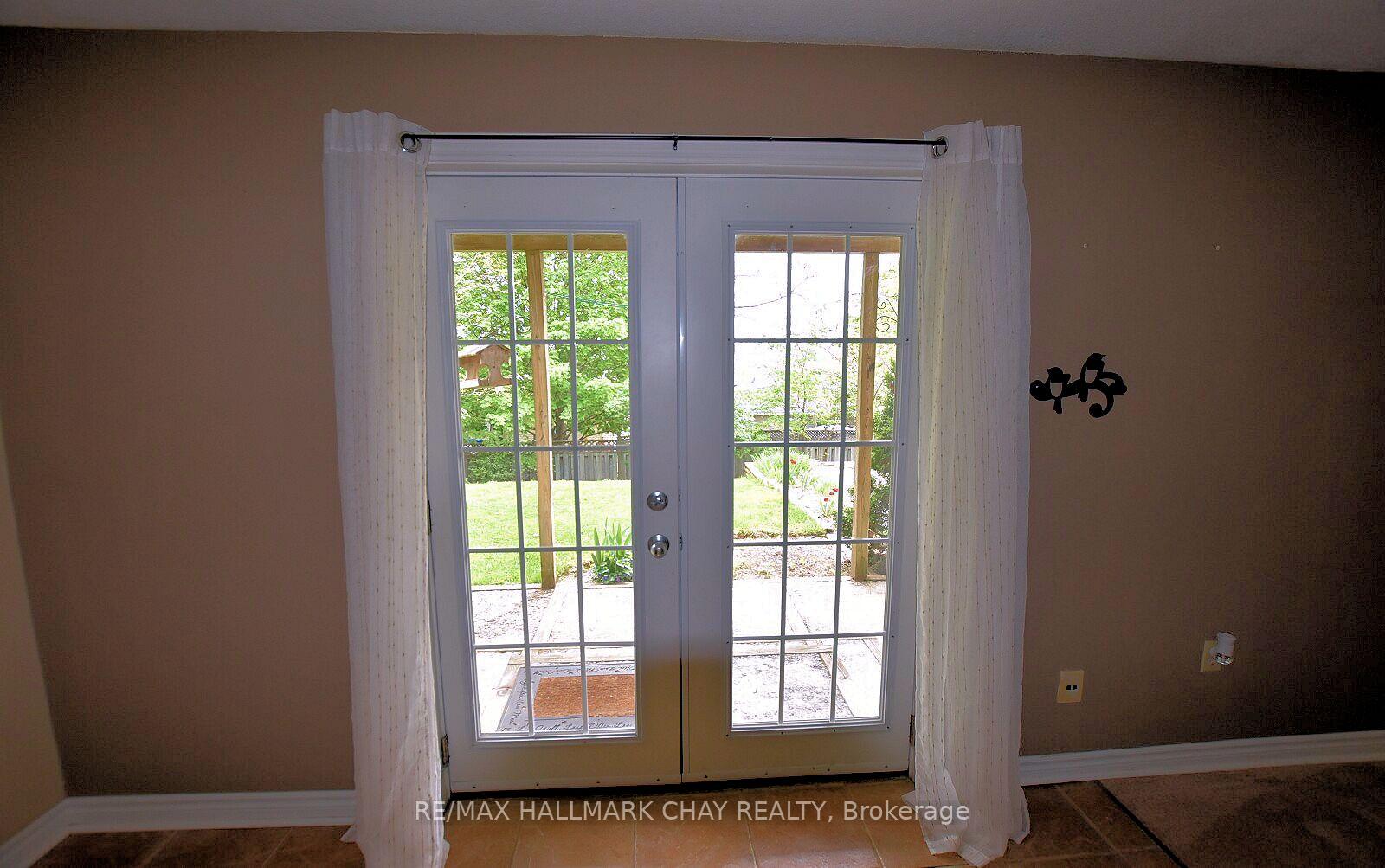 Photo 6 of Unit Lower, 19 Broadfoot Road, Barrie, Letitia Heights — HOMEH