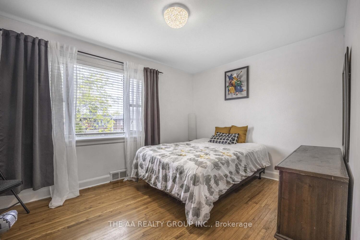 Photo 14 of 233 McNaughton Avenue, Oshawa, Central — HOMEH