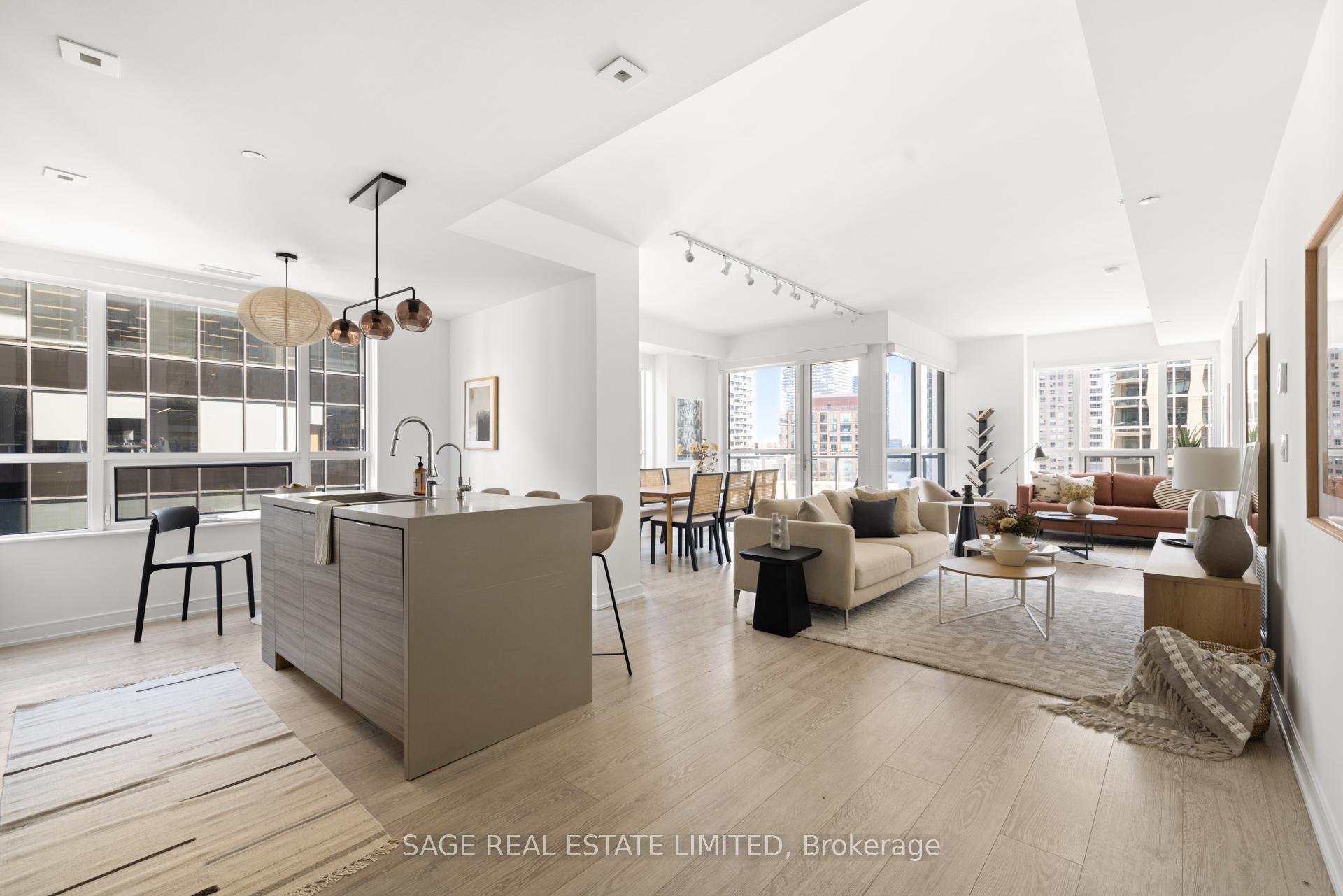 Photo 3 of Unit 809, 88 Scott Street, Toronto, Church-Yonge Corridor — HOMEH
