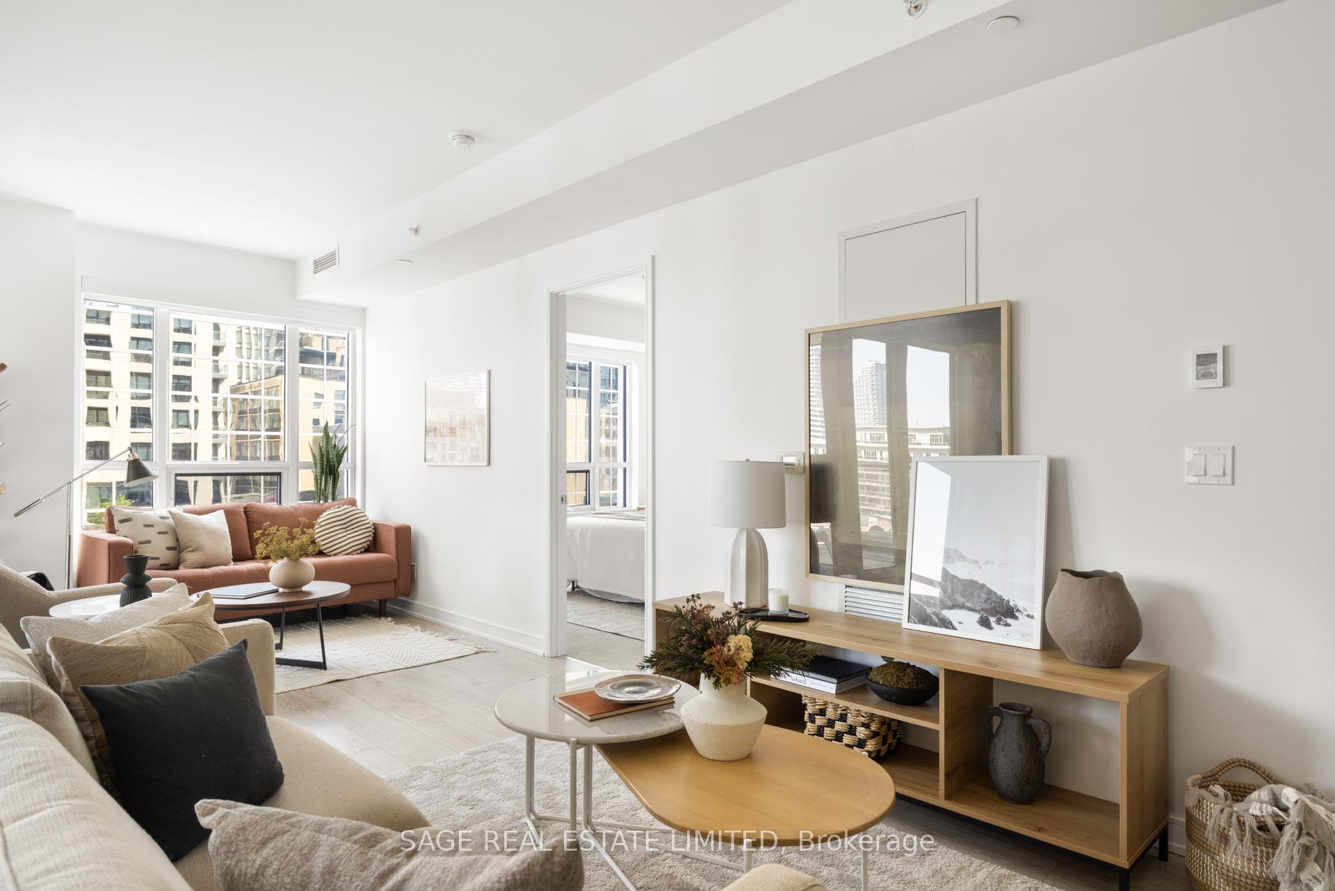 Photo 2 of Unit 809, 88 Scott Street, Toronto, Church-Yonge Corridor — HOMEH