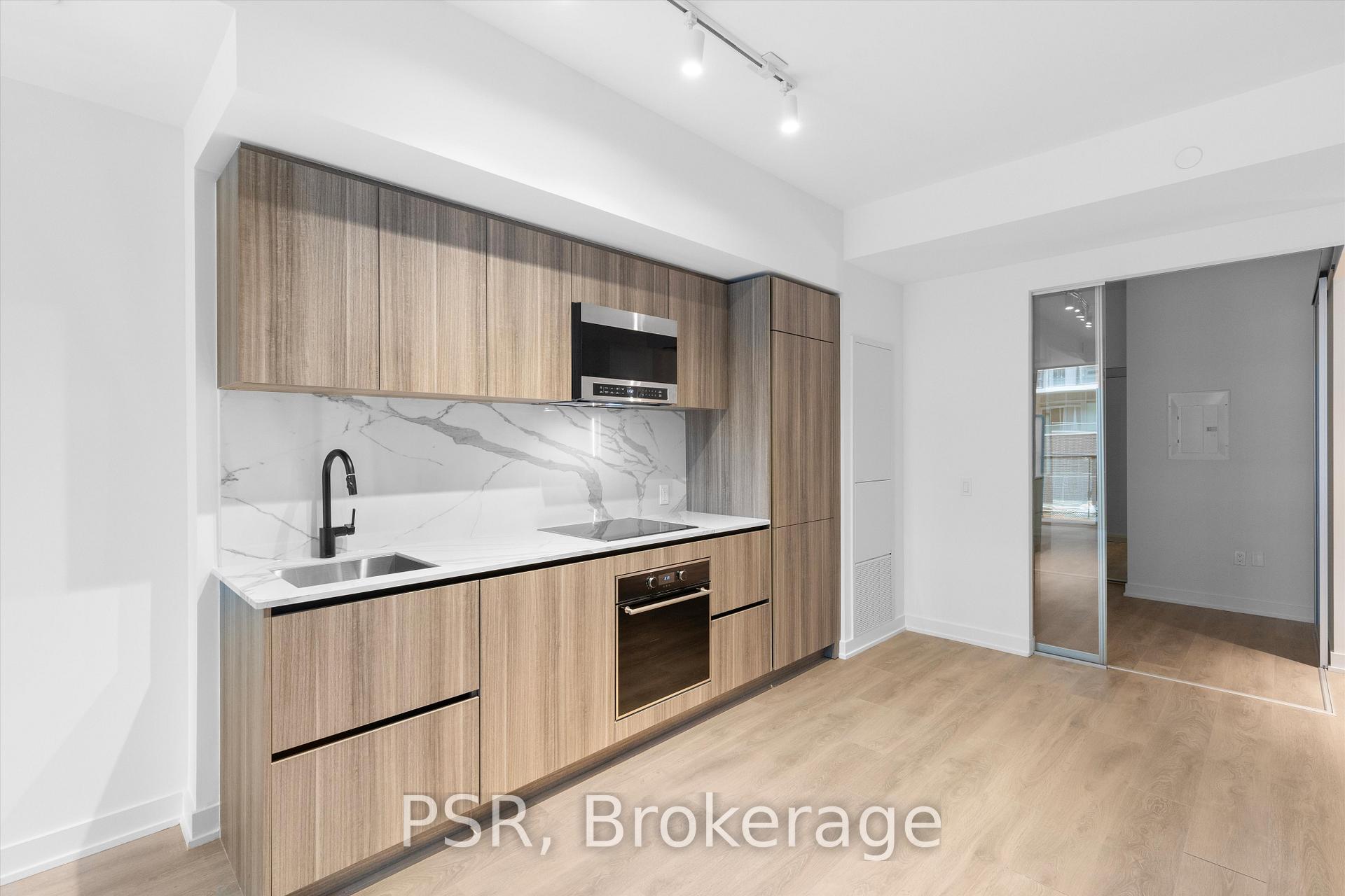 Photo 6 of Unit 212, 117 Broadway Avenue, Toronto, Mount Pleasant West — HOMEH