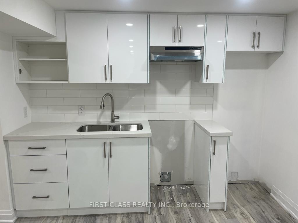 Photo 6 of Unit Bsmt, 17 Fisher Crescent, Hamilton, Westcliffe — HOMEH