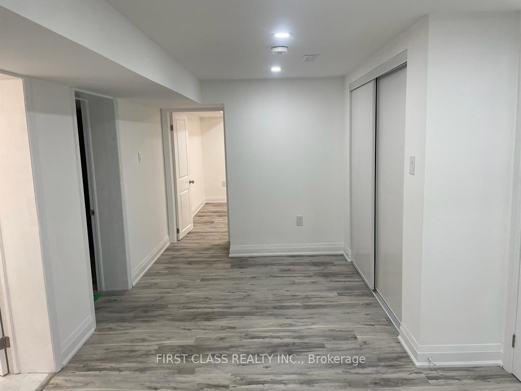 Photo 5 of Unit Bsmt, 17 Fisher Crescent, Hamilton, Westcliffe — HOMEH