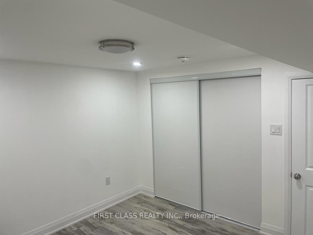 Photo 8 of Unit Bsmt, 17 Fisher Crescent, Hamilton, Westcliffe — HOMEH