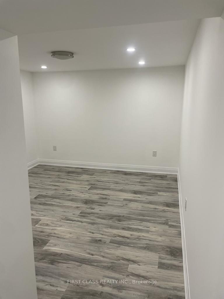 Photo 11 of Unit Bsmt, 17 Fisher Crescent, Hamilton, Westcliffe — HOMEH