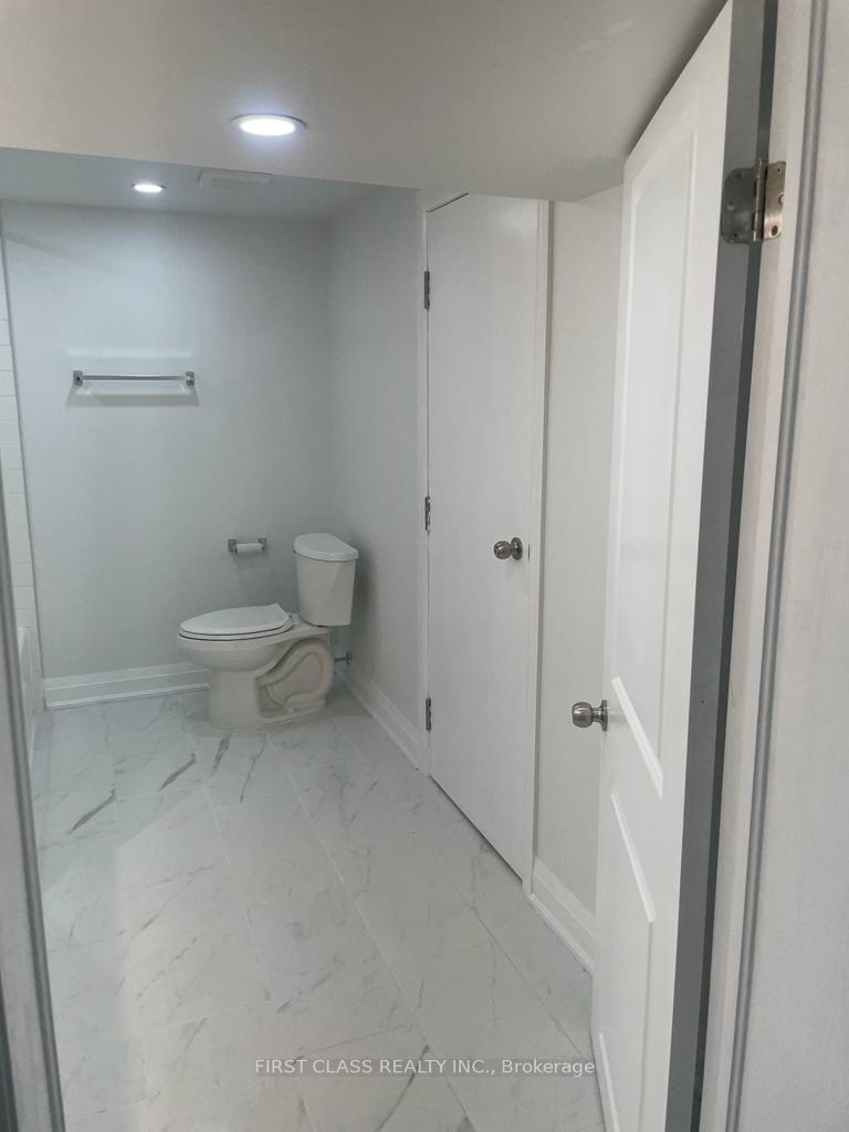 Photo 12 of Unit Bsmt, 17 Fisher Crescent, Hamilton, Westcliffe — HOMEH