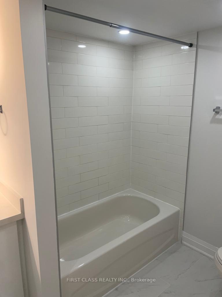 Photo 17 of Unit Bsmt, 17 Fisher Crescent, Hamilton, Westcliffe — HOMEH