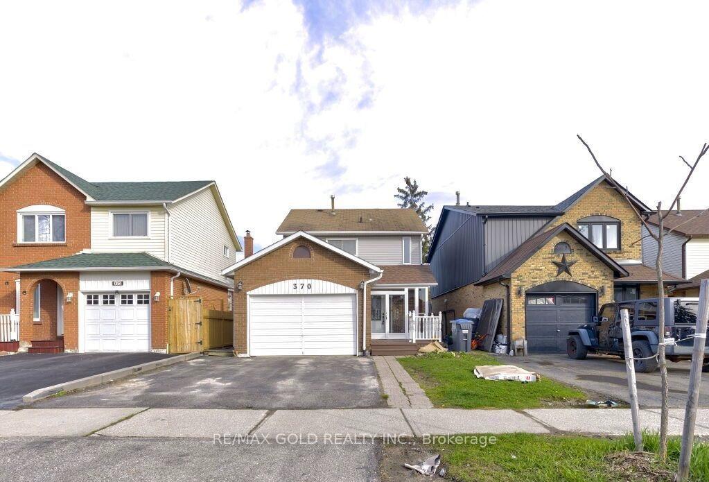 Front of 370 Hansen Road N