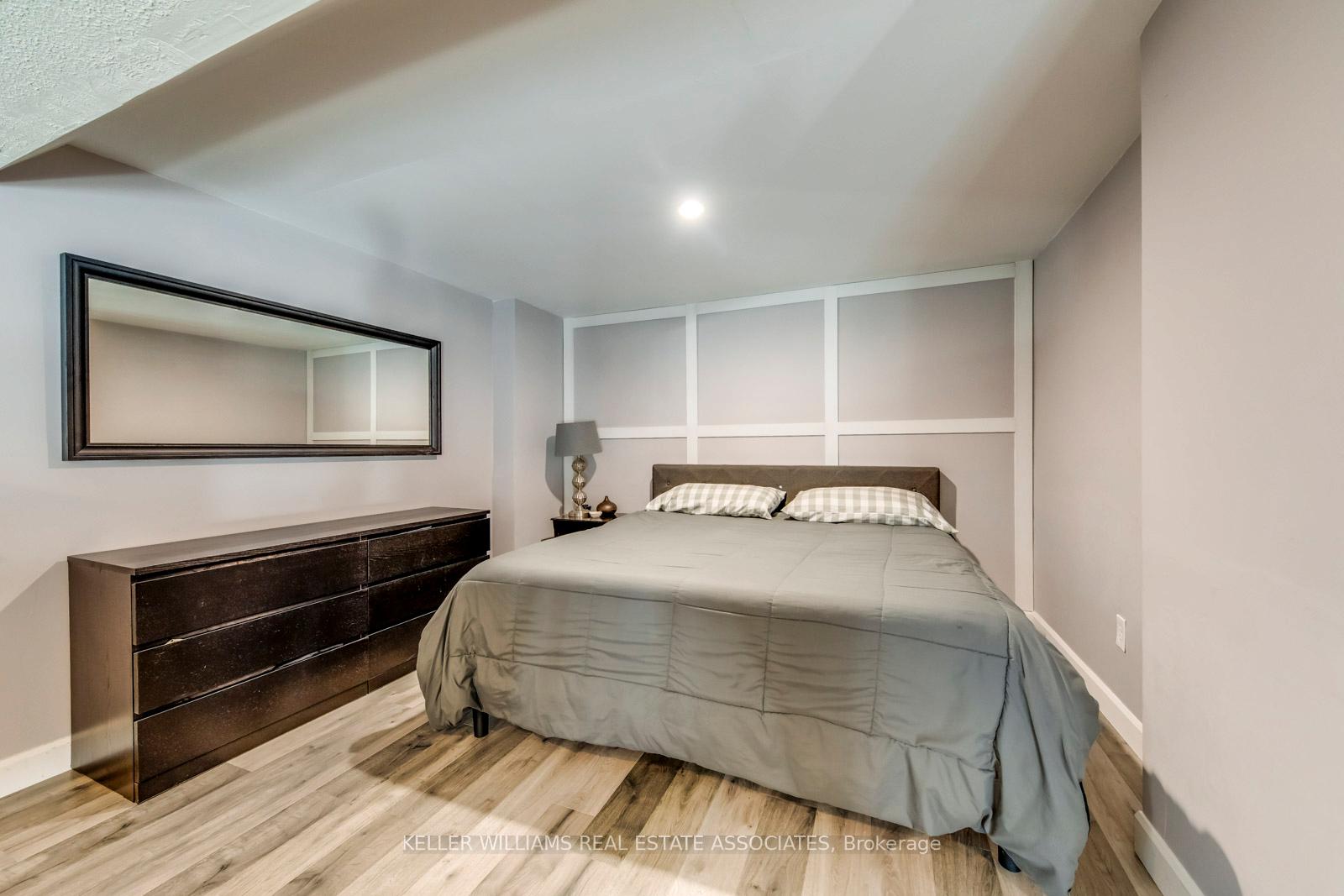 Photo 23 of 30 Poplar Plains Road, Brampton, Fletcher's Meadow — HOMEH