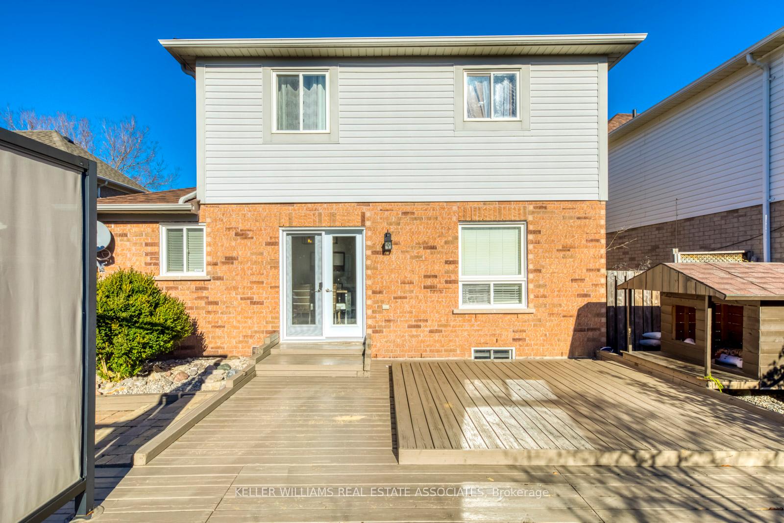 Photo 31 of 30 Poplar Plains Road, Brampton, Fletcher's Meadow — HOMEH