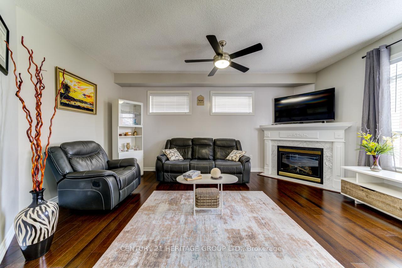 Photo 8 of 5 Northview Crescent, Barrie, Northwest — HOMEH