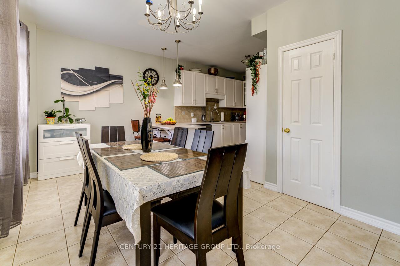 Photo 11 of 5 Northview Crescent, Barrie, Northwest — HOMEH