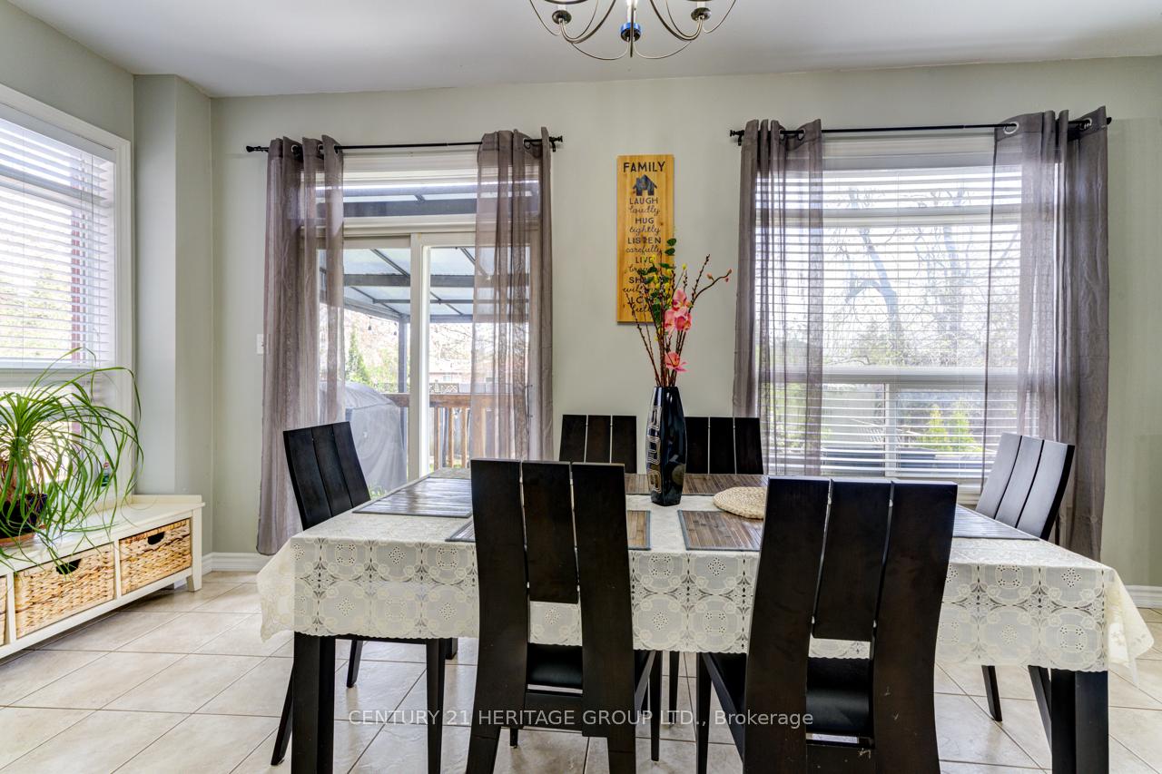 Photo 10 of 5 Northview Crescent, Barrie, Northwest — HOMEH