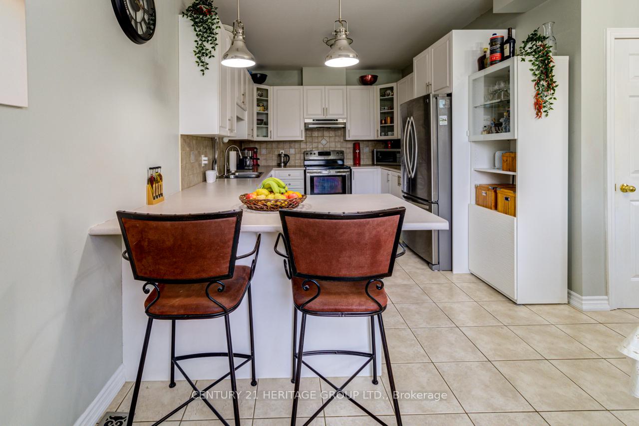 Photo 13 of 5 Northview Crescent, Barrie, Northwest — HOMEH